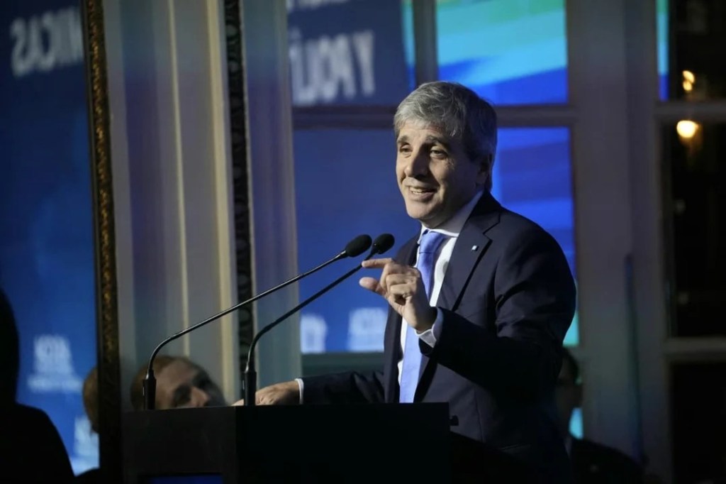 Caputo defendió el rumbo económico y acusó a la oposición de buscar&nbsp;desestabilizar