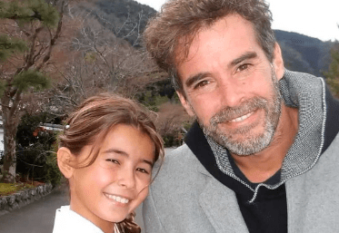 Rufina Cabré sorprende a su papá antes de volver a&nbsp;Turquía