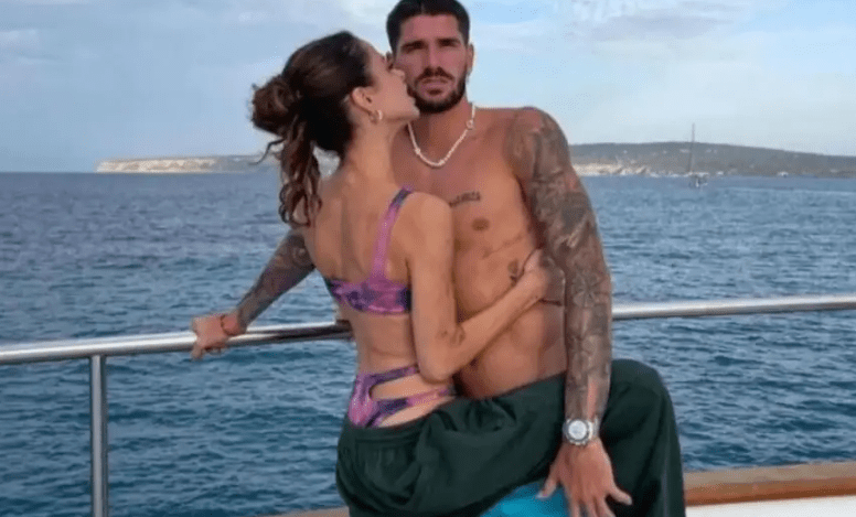 Tini Stoessel disfruta del Caribe con Rodrigo de Paul y amigas