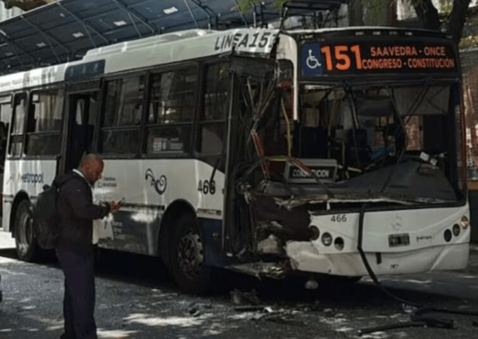 Choque de colectivos en Monserrat deja&nbsp;heridos