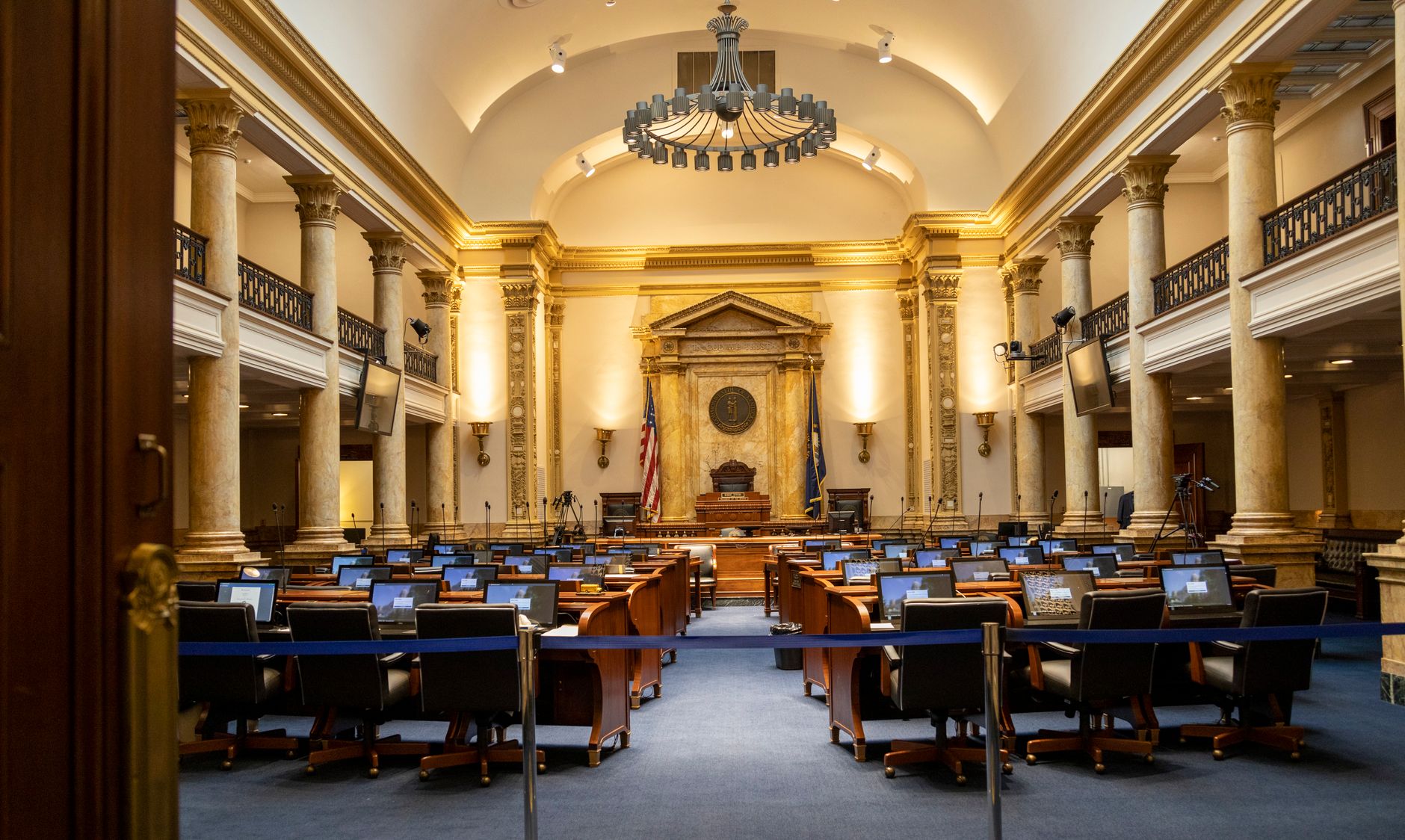 Con ayuda de la UCR, el PRO y los federales, el Gobierno aprobó Inocencia Fiscal II en el Senado