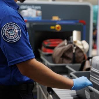 La TSA va a multar con 45 dólares a los pasajeros que vuelen en Estados Unidos sin REAL ID